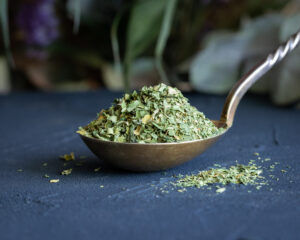 Bioloģiskas moringa lapas, smalcinātas