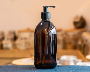 Brūna stikla pudele ar dozatoru, 500 ml