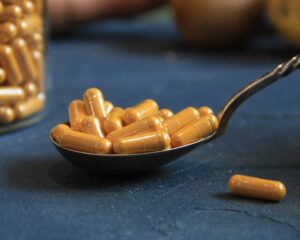 Bioloģiskas kurkumas un melno piparu kapsulas, 500mg