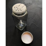 Stikla garšvielu trauciņš, 120 ml (metāla vāks ar nelieliem caurumiem)