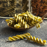 Bioloģiski aunazirņu makaroni FUSILLI ar jūras aļģēm Nori